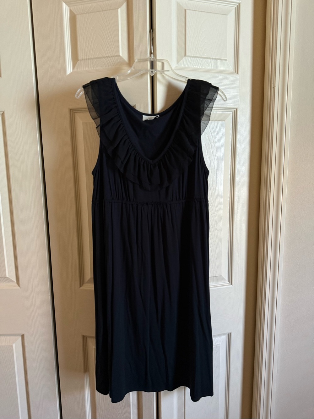 New and Taylor loft Black Ruffled Scoop Neck Sleeveless Dress